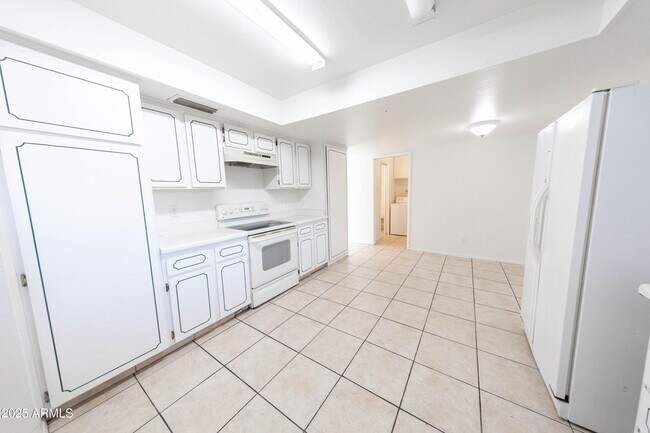 Photo - 1349 E Donner Dr