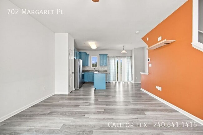 702 Margaret Pl