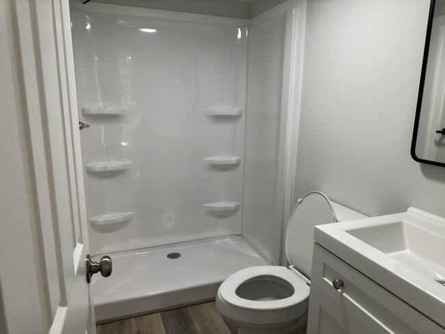 Photo - 72 Rolandale Ln