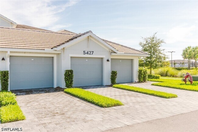 Photo - 5427 Double Eagle Cir Unit 2825