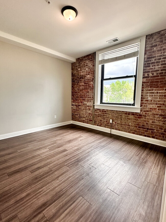 Emhardt Apartments
