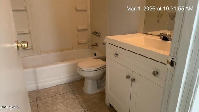 Photo - 2026 W Cactus Rd Unit A