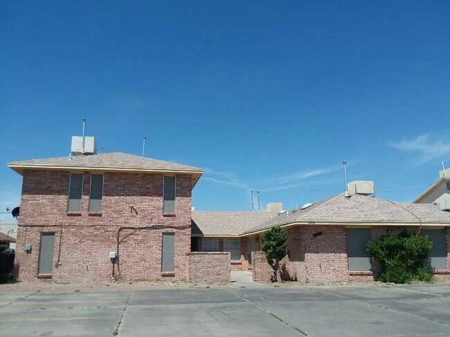 Building Photo - 2001 Amy Sue Dr Rental