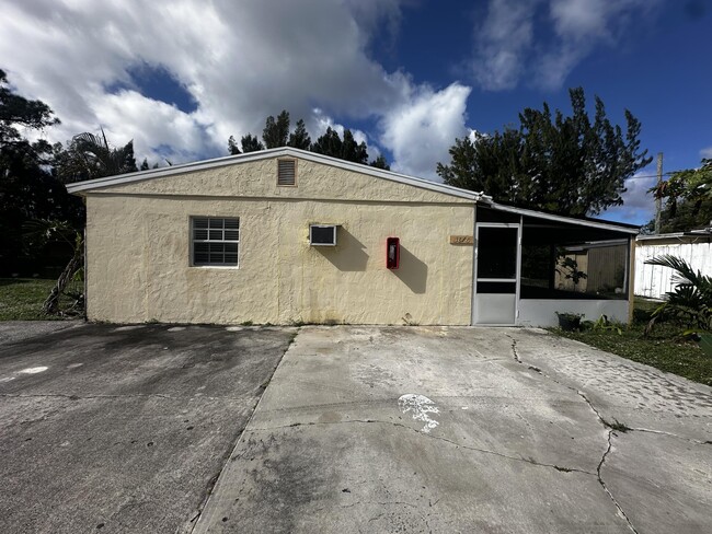 Photo - 3874 7th Ave N