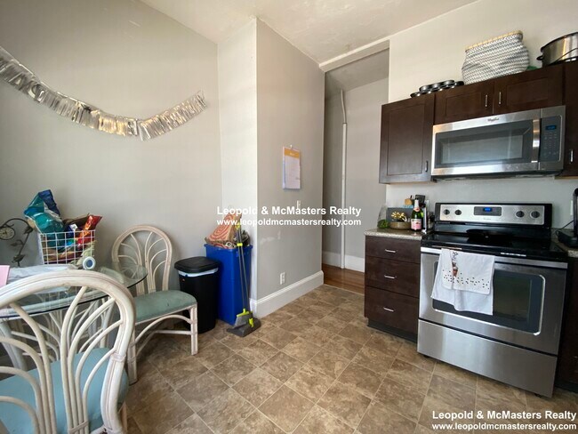 Photo - 172 Bigelow St