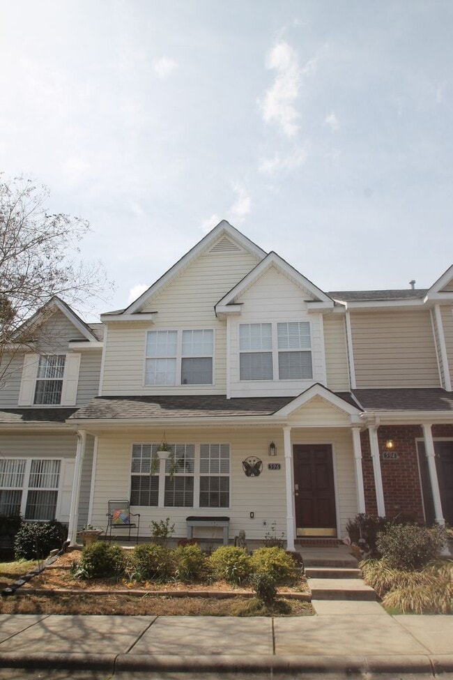 596 Greenway Dr