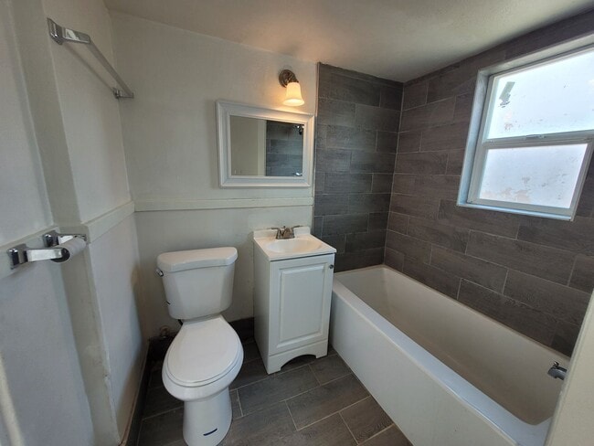 Photo - 383 S 7th Ave Unit 385