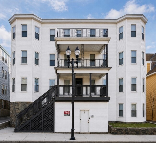 Building Photo - 765 Broadway Unit 6