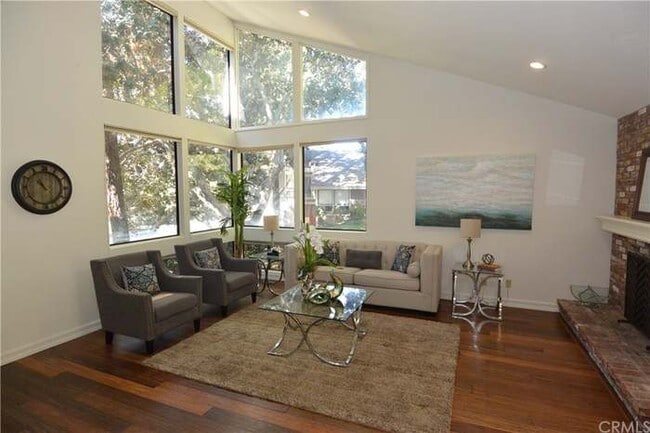 Photo - 137 S Stonebrook Dr