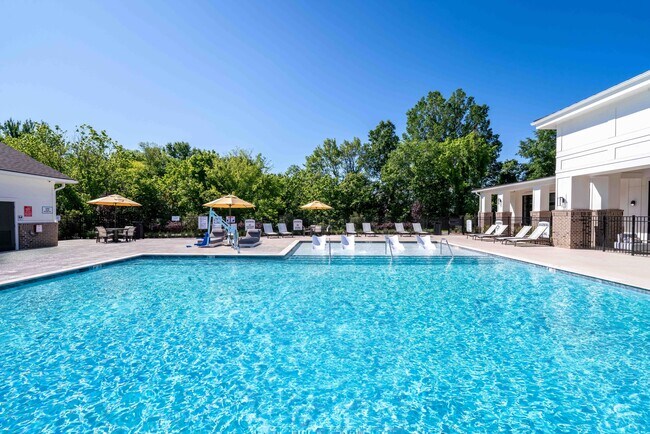 Photo - Hawthorne at Whitehall