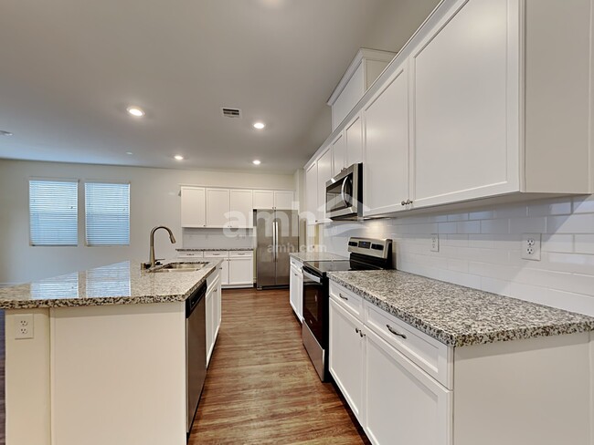 Photo - 5803 Petronius St