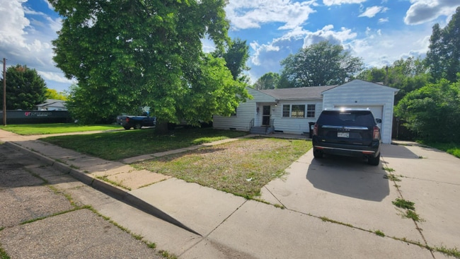 Building Photo - 2421 13th Ave