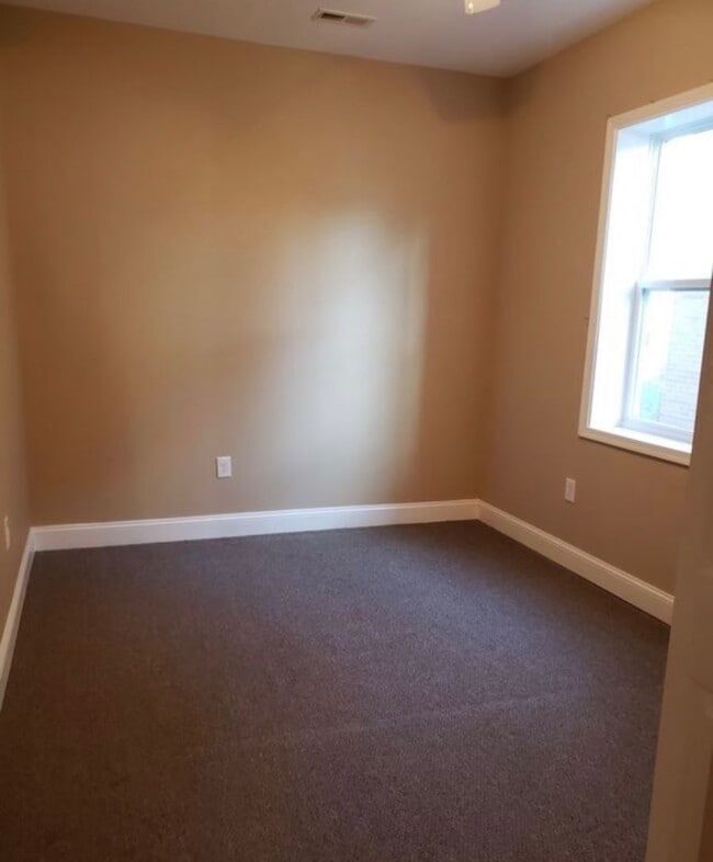 Photo - 6839 Eastern Ave NW