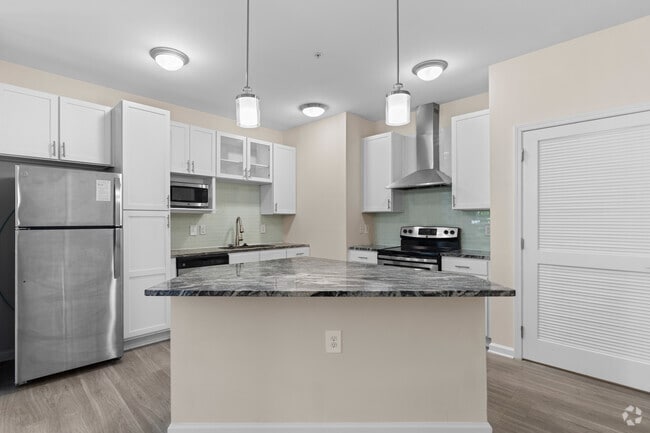 2 BD - 2 BTH - East Beach Marina