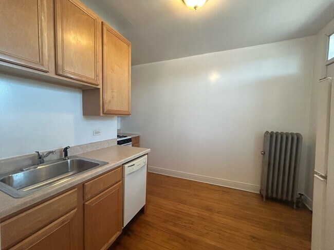 Photo - 4411 N Kenneth Ave Unit 3A