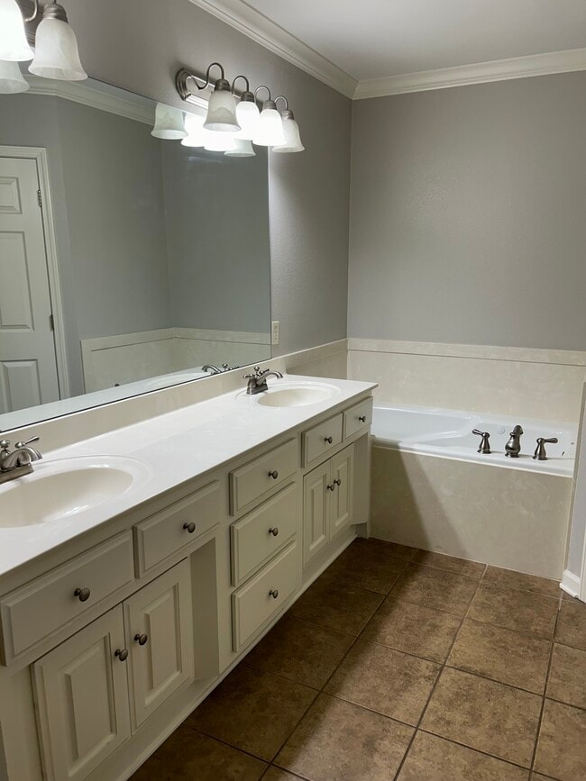 Photo - 267 Creek View Dr