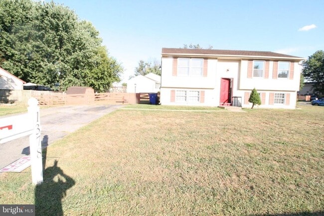 Building Photo - 1378 Rollinghouse Dr