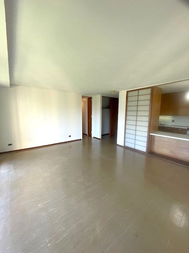 Photo - Queen Emma Gardens - King Tower 840 Unit 1