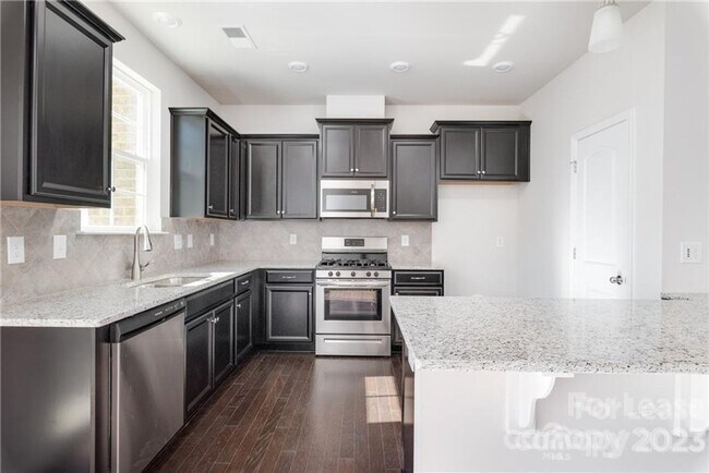 Photo - 3 bedroom town home in Rea Farms- walkable community to restaurants, shops, walking trails