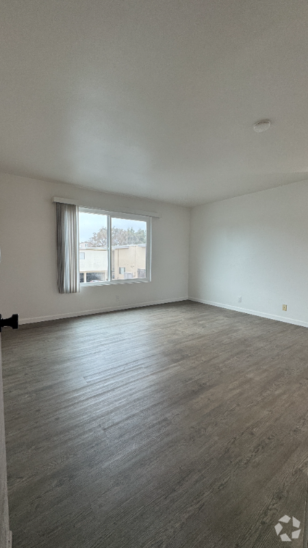 Building Photo - 283 Ellwood Beach Dr Rental