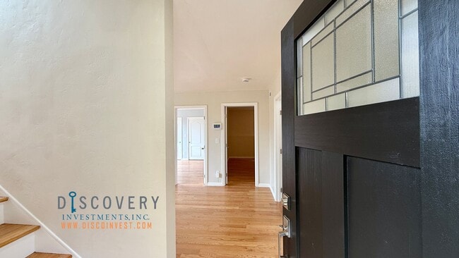 Photo - 4 Bedroom Mid-Century Oakmore Home With Views of Bay