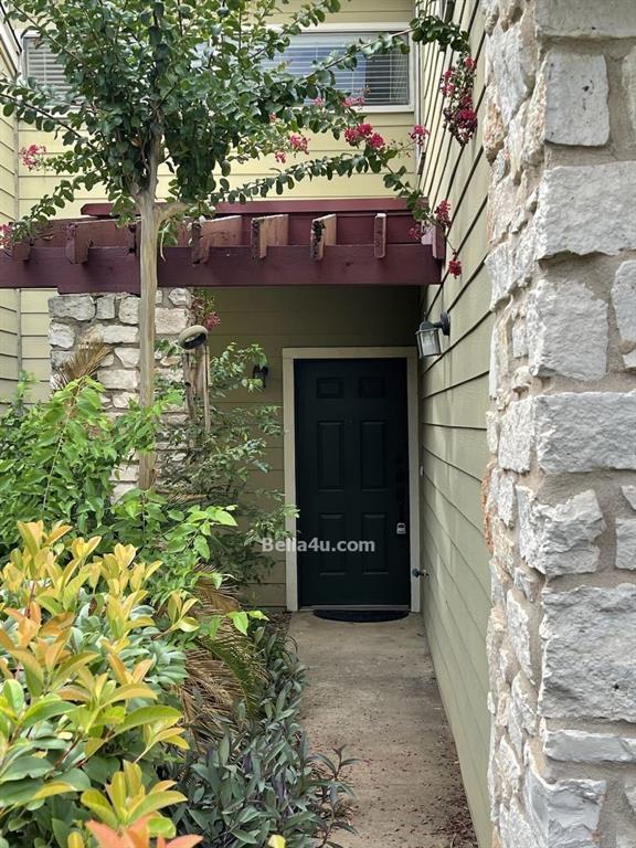 512 Eberhart Ln Unit 605