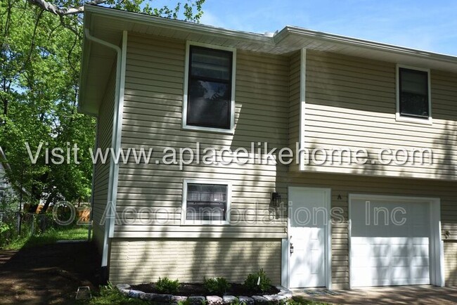 Photo - 707 SW Ward Rd Unit Apt A