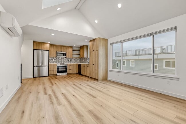 Photo - New Construction 2Bed/2Bath with Roof Top View of Green Lake!