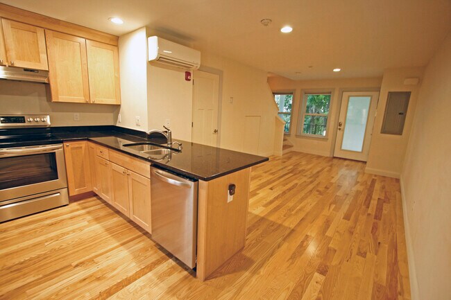 Photo - 37 Hampden St