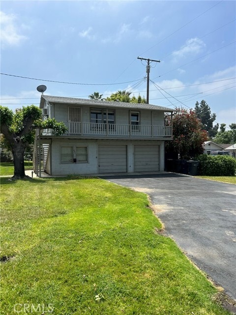Building Photo - 690 E Cypress Ave Rental