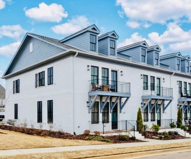 Building Photo - Located in Town Madison-Luxury Living