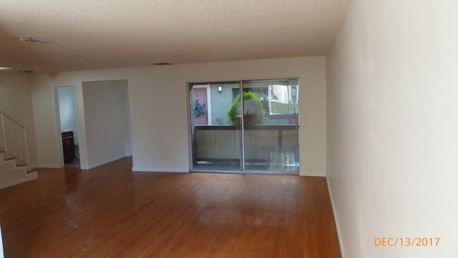 Photo - 20214 Cohasset St