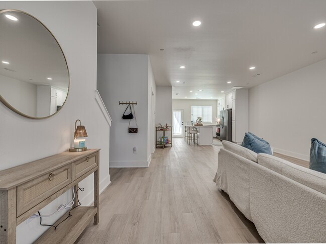 Photo - 1314 S College Ave