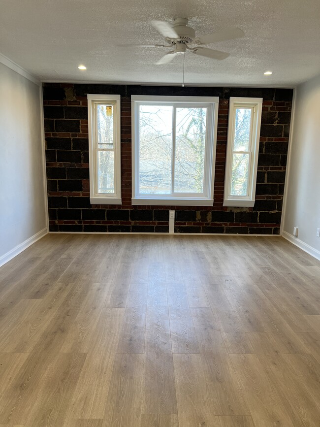 Photo - 404 Linden Cir Unidad 3