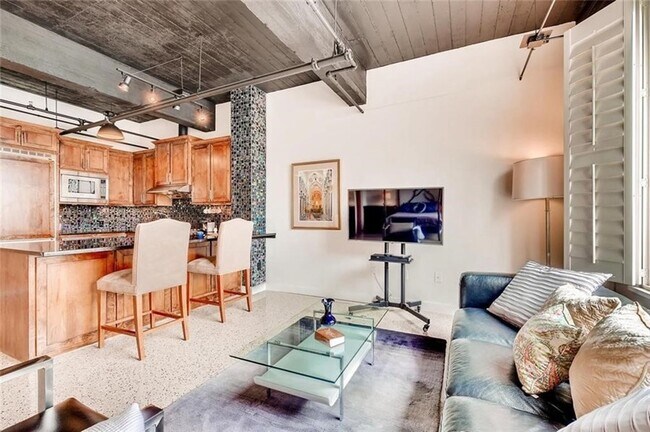 Fabulous and Furnished! - Fabulous and Furnished! Condo Unit 7E