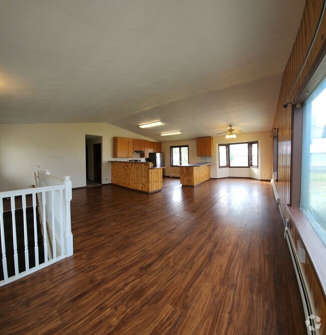Building Photo - Commerce Duplex Unit A Rental