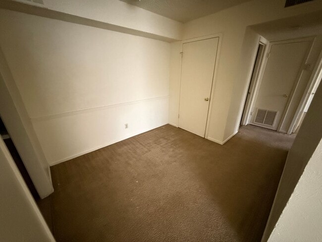 Photo - 4308 Lake Rd Unit # B