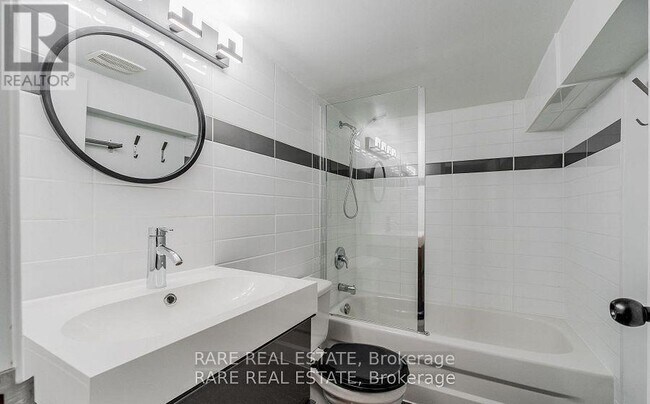 Photo - 538 Roxton Rd