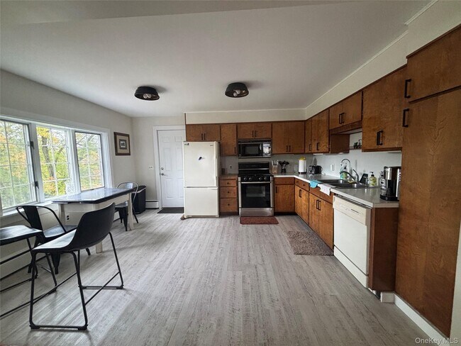 Photo - 75 Verbank Rd