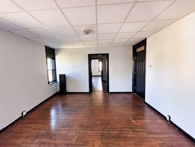 111-115 Lyell Avenue