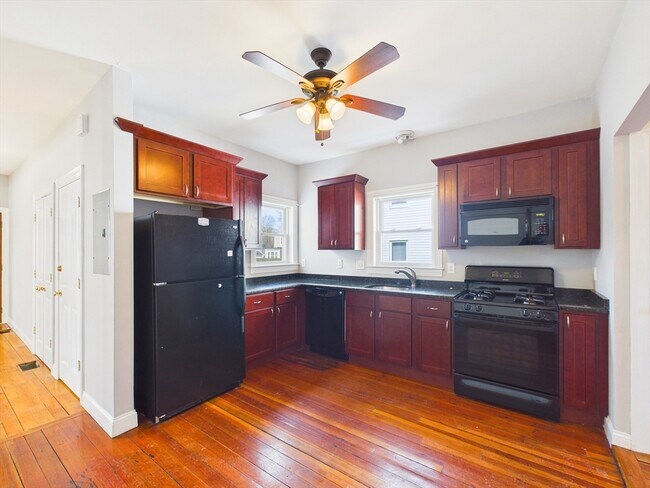 Photo - 1040 Hyde Park Ave Unidad 1