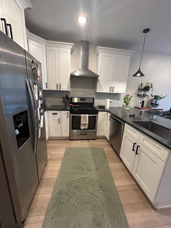 Photo - 1646 W Belmont Ave Unit #204