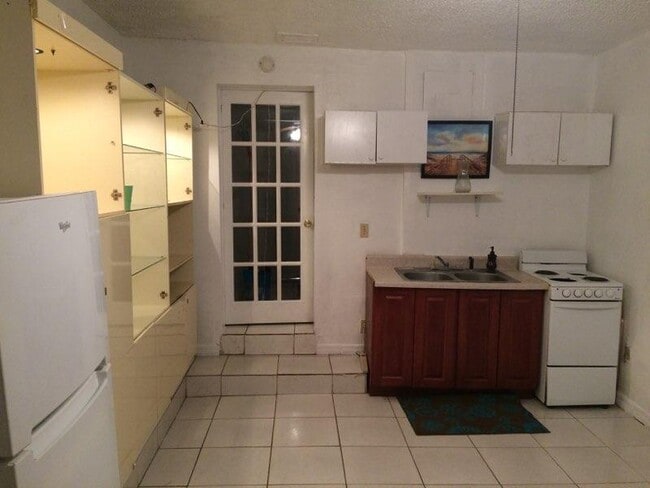 Photo - 19541 NW 7th Ct