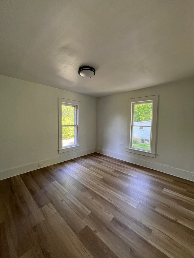 Photo - 11687 Peckham Ave
