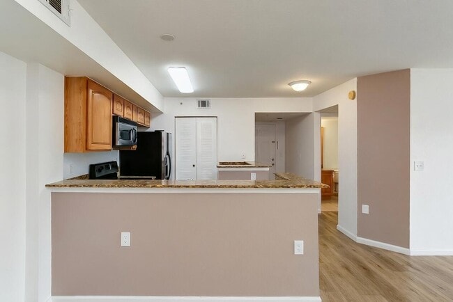 Photo - 281 SW Palm Dr Unit 102