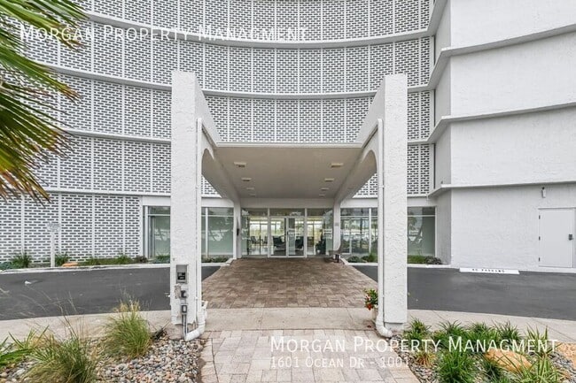 Building Photo - 1601 Ocean Dr S