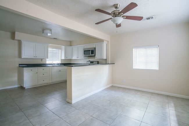 Photo - CLEAN CUTE SOUTH VALLEY 3 Bedroom  2 Bath