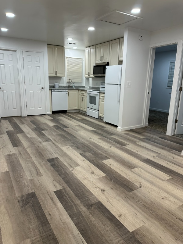 Photo - 28532 Grayling Ave