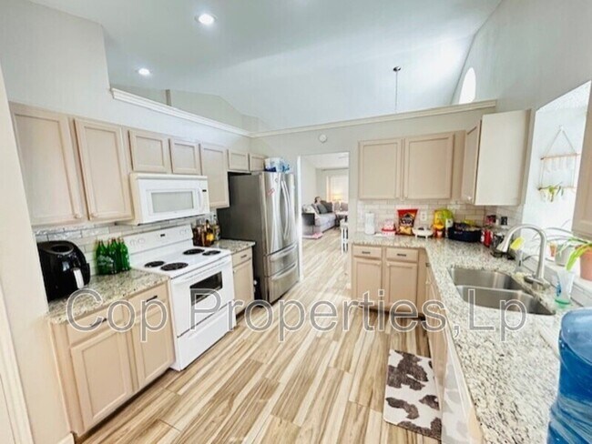 Photo - 6338 Broadmeadow