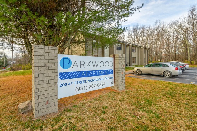Building Photo - Parkwood Apartments Unit A1
